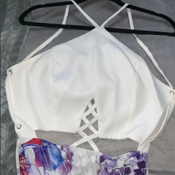 White and purple floral dress - Picture 4 of 4